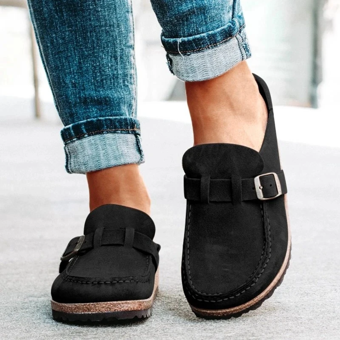 Polished buckle low heel loafer in black