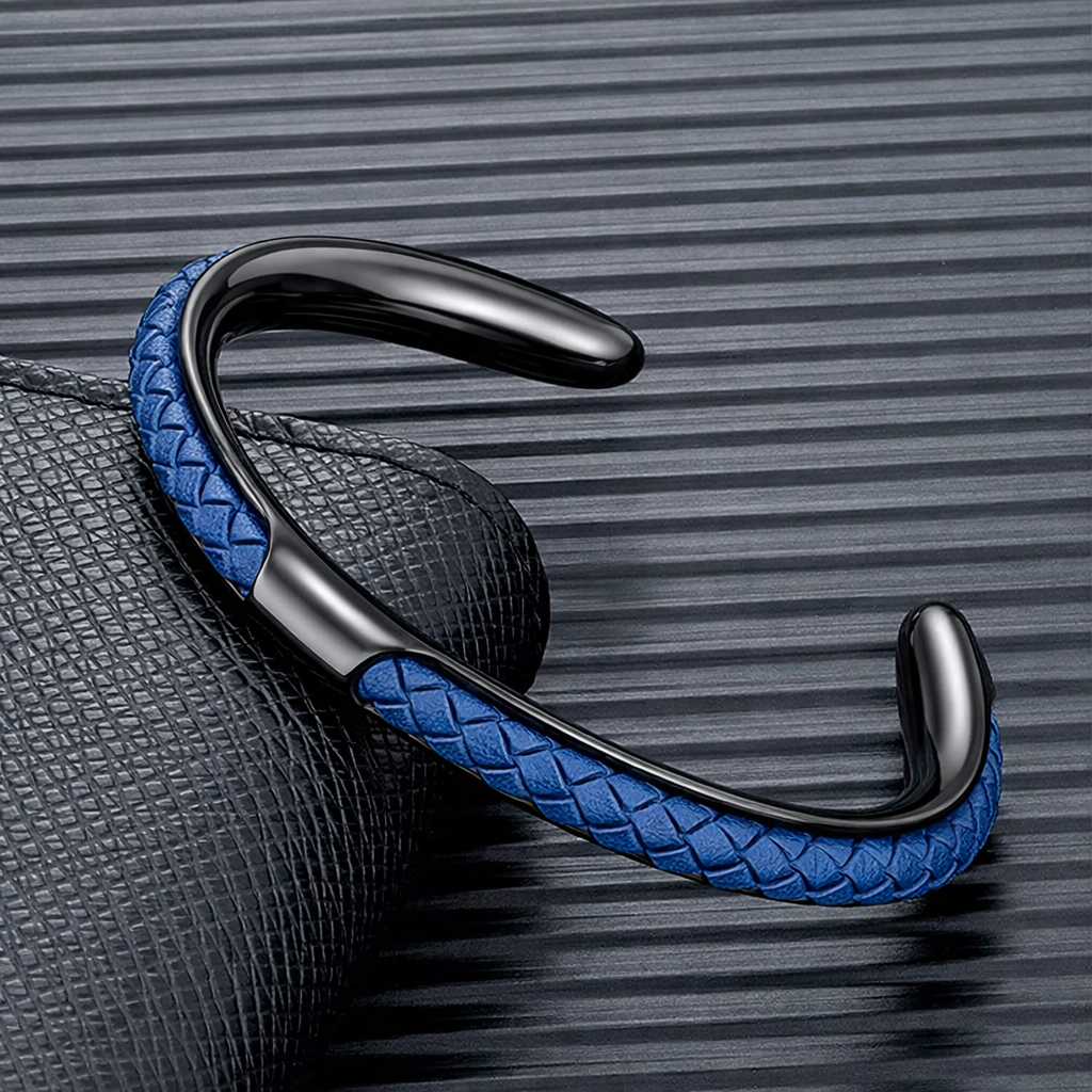 Braided leather and stainless steel cuff bracelet in black / blue