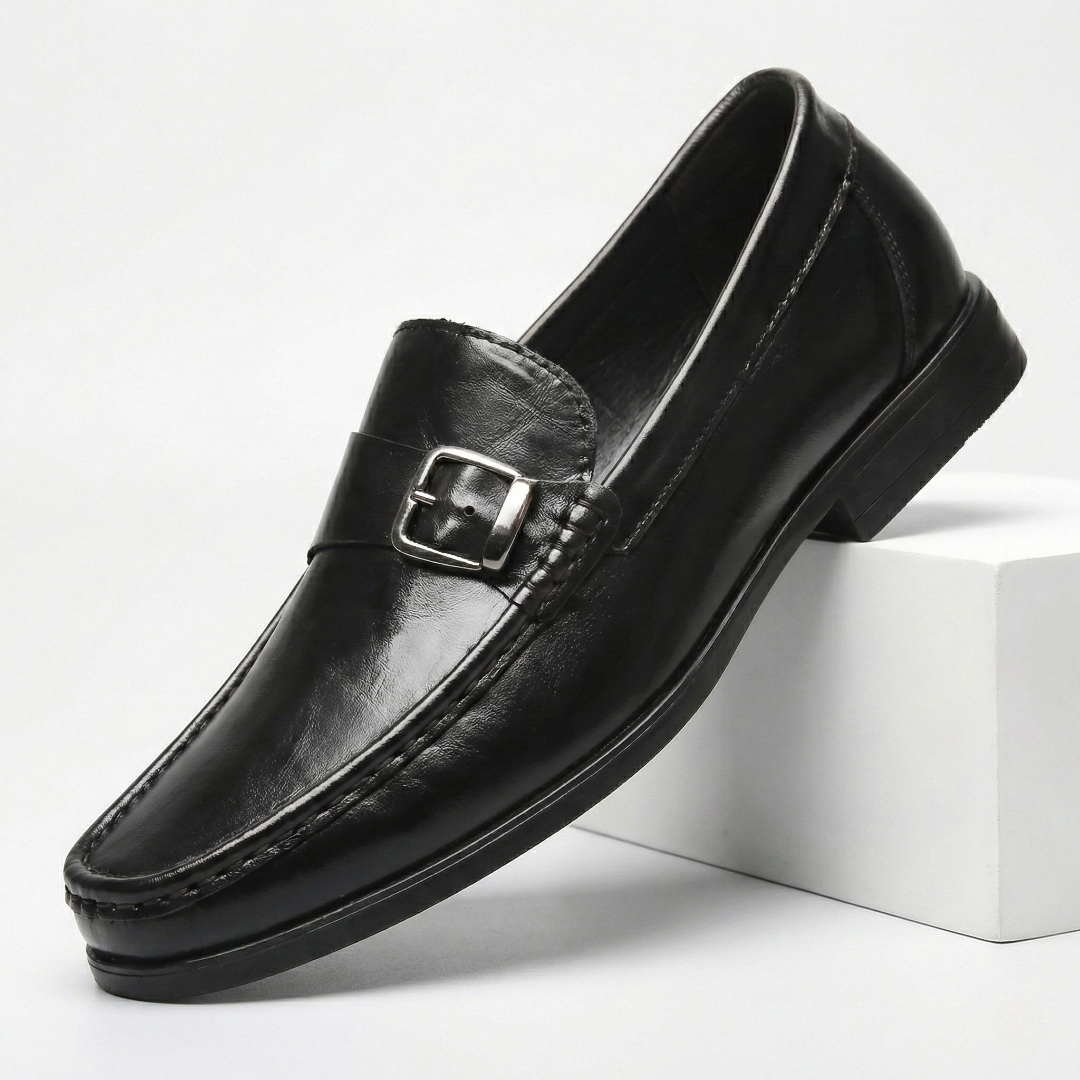 Hand burnished leather bit buckle loafer in black