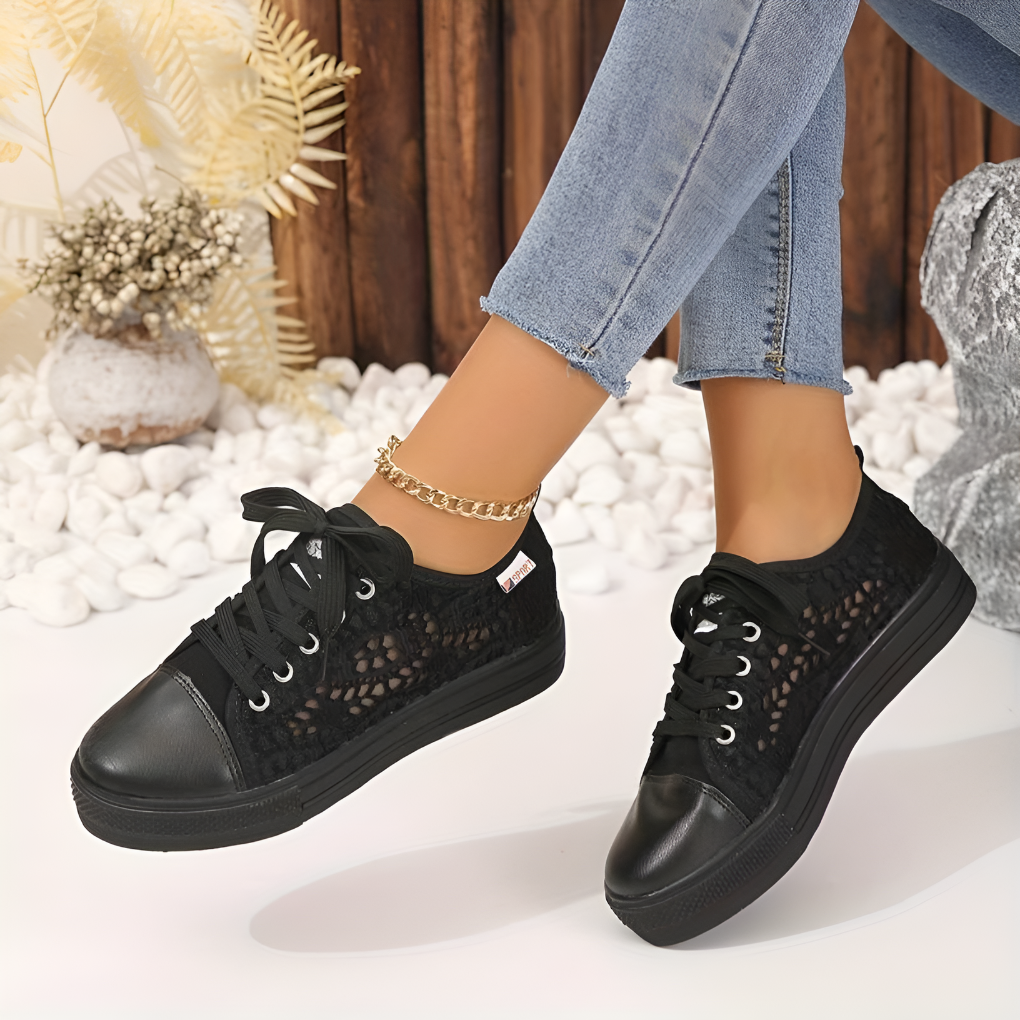 Women's Crochet Lace-Up Sneakers Cap Toe Flat