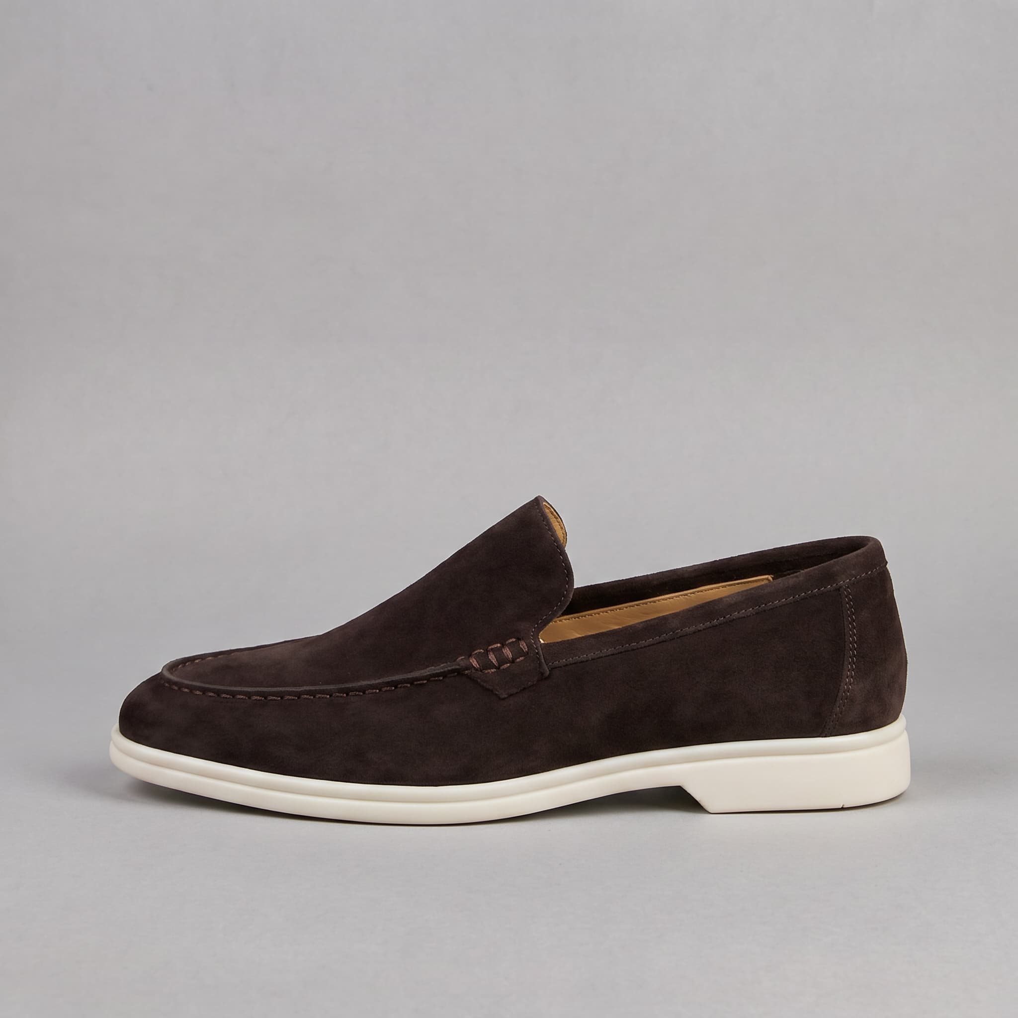 Sheepskin suede loafer with white rubber sole in espresso